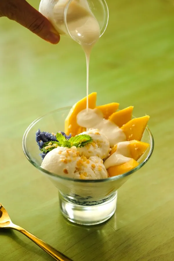 Mango-Cream mit Vanilleeis